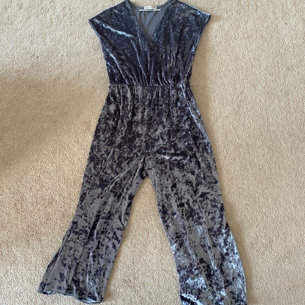 🪩Urban Outfitters Silver Velvet Sleeveless V Neck Disco Jumpsuit🪩